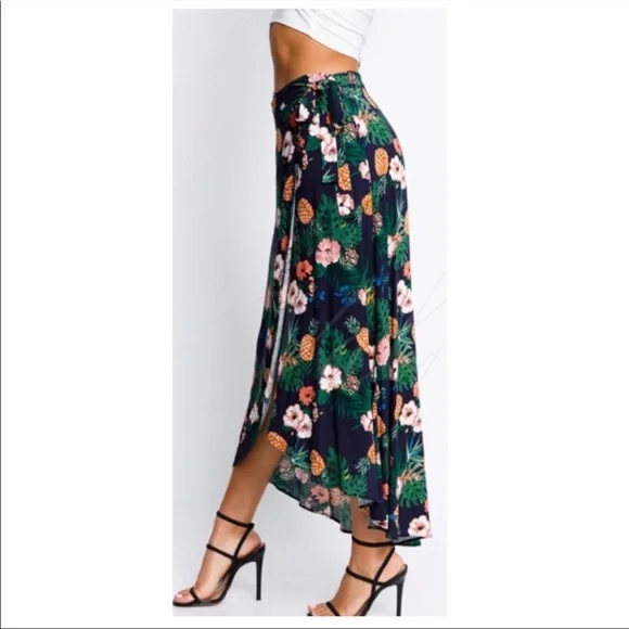 LAST ONE • HAWAIIAN PINEAPPLE WRAP SKIRT - Picture 3 of 4